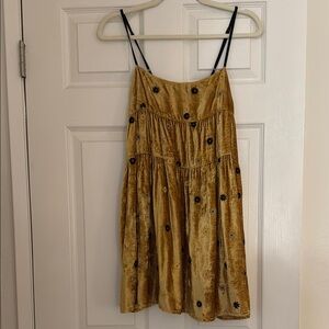 Flower Gold Velvet Dress - Kimchi Blue